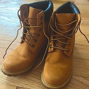 Timberland insole boots —size 7 for women. Barely used